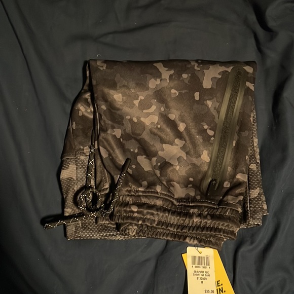 Eastbay mens shorts size medium - Picture 3 of 3